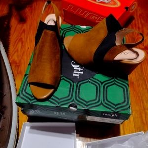 Women's suede brown and tan wedges